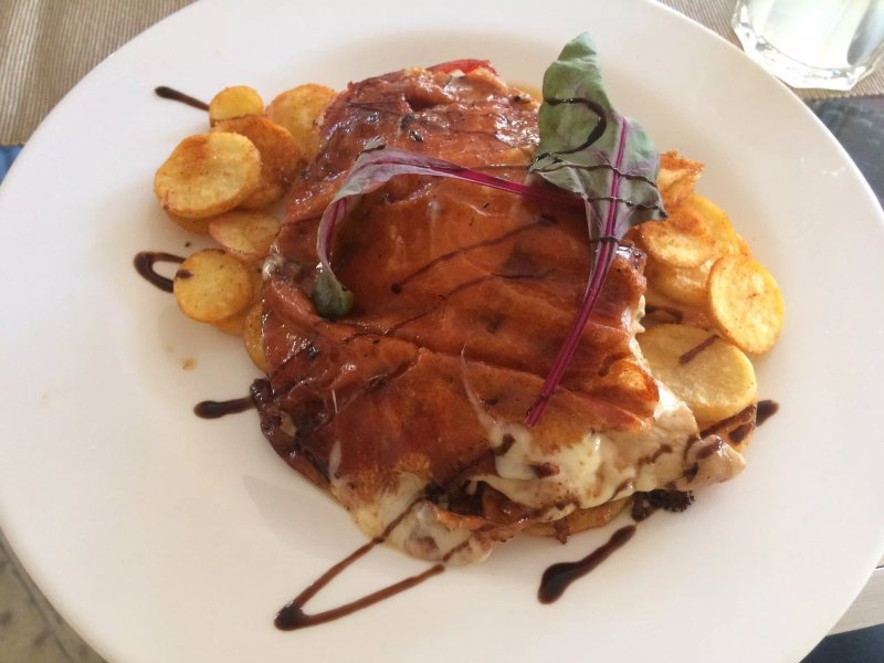 Stefania Etterem es Pizzeria