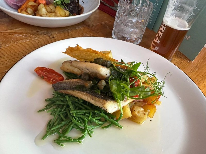 Sadlers Cafe & Bistro