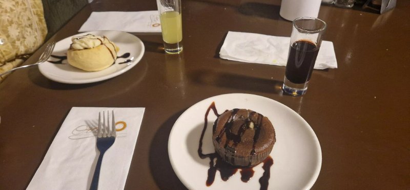 Otters Bistro & Lounge