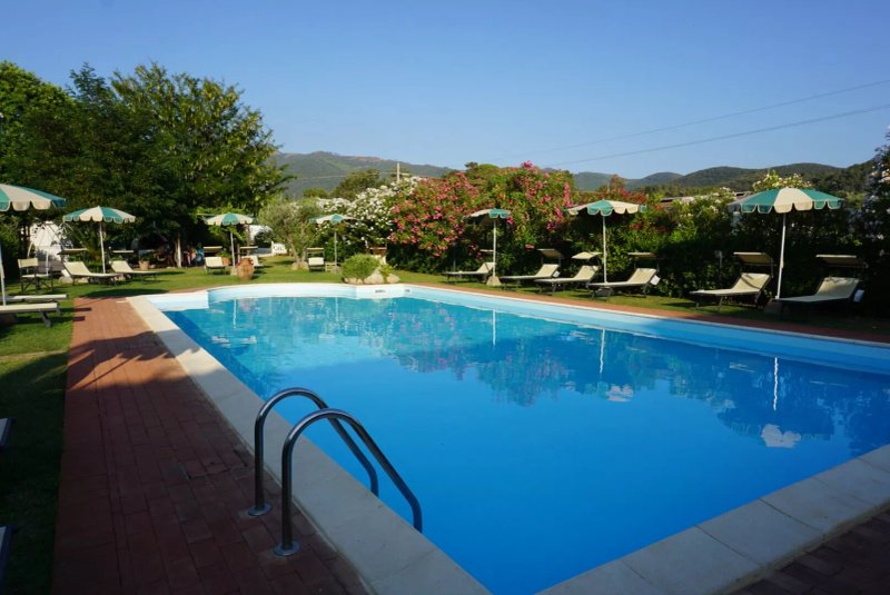 Hotel Tirrena Country & Bike Hotel