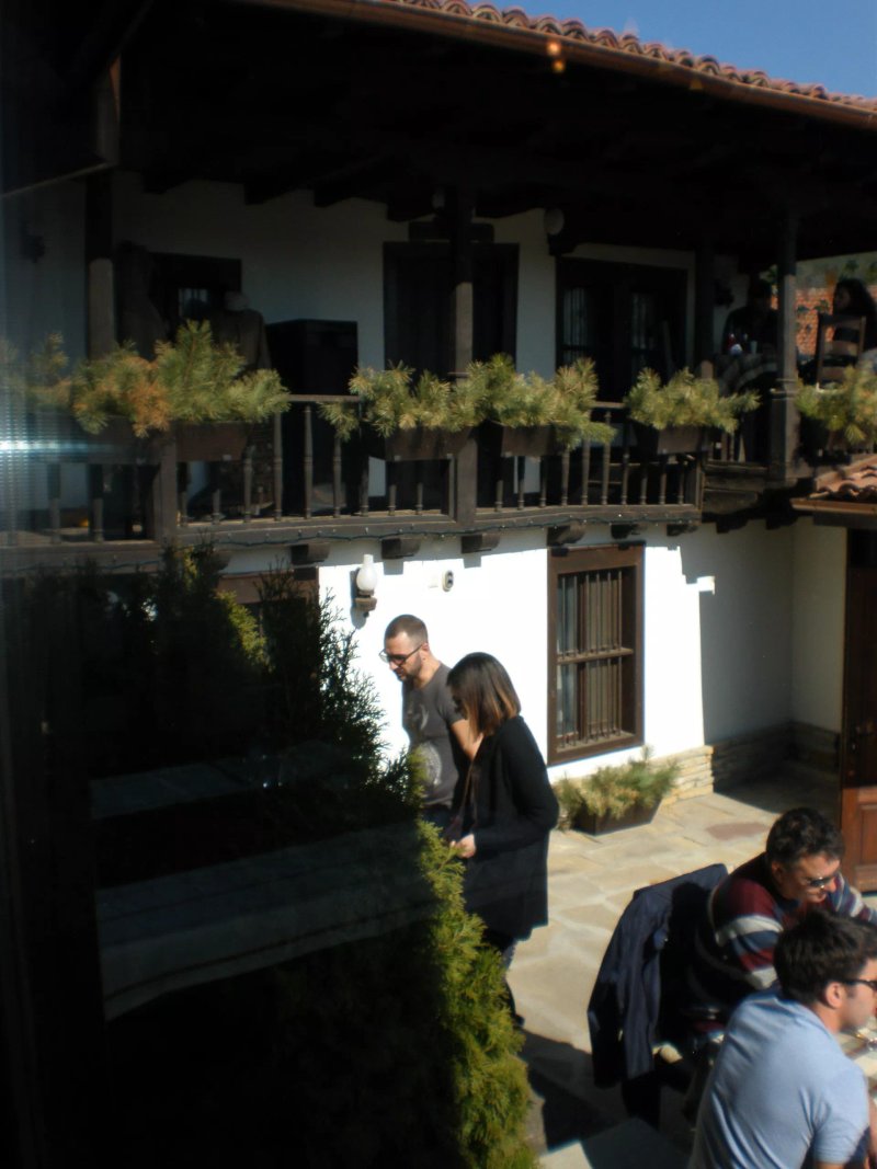 Starata Kushte (The Old House) Enina