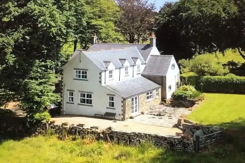 NEW HOUSE, pet friendly, with open fire in Brampton, Cumbria