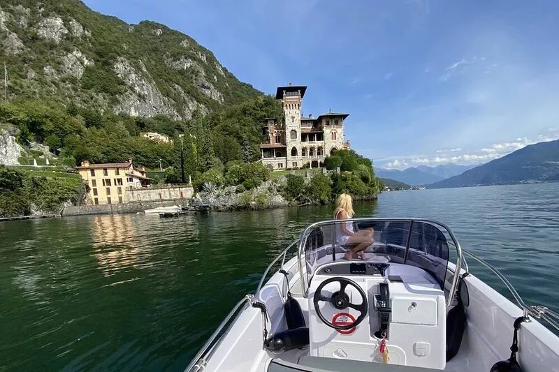 NEW APARTMENT NEAR BELLAGIO! BALCONY GARDEN, & STUNNING VIEW! SMERALDO