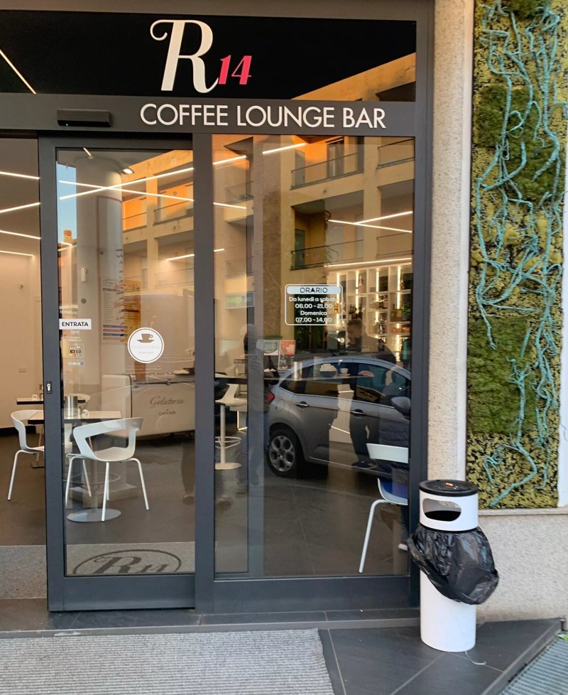 Revolution 14 Caffetteria Lounge Bar