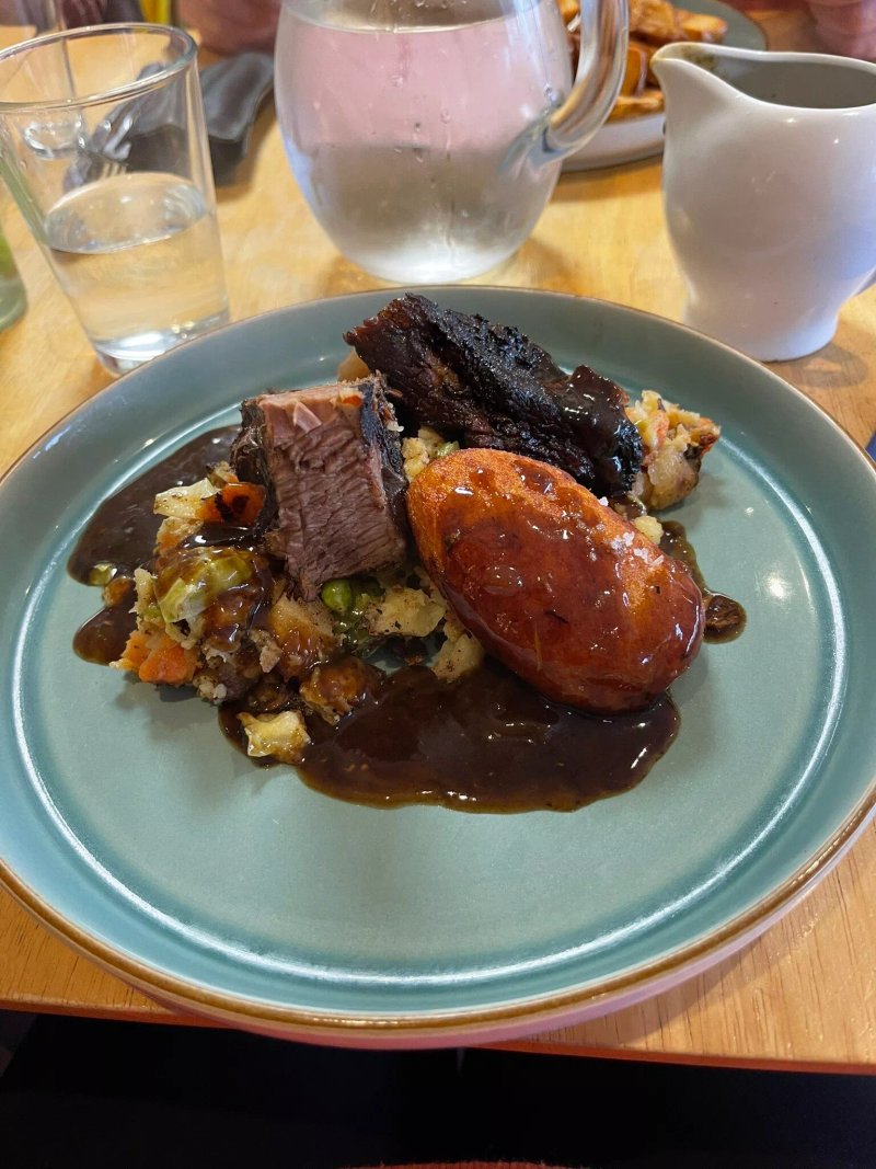 Cubanos Cafe Bistro