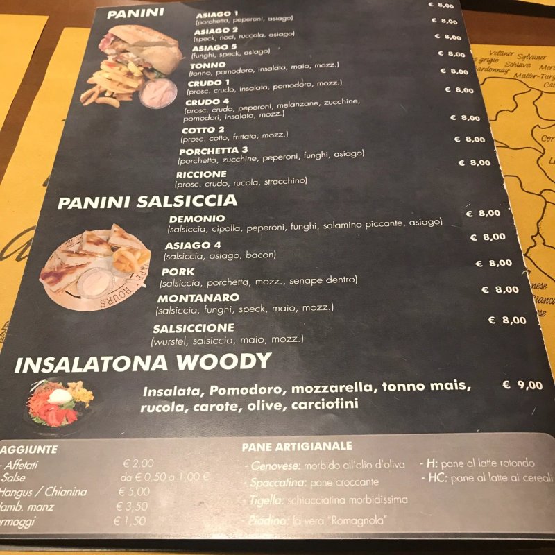 Woody pub