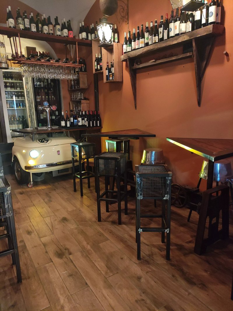 Spuzzule Wine Bar