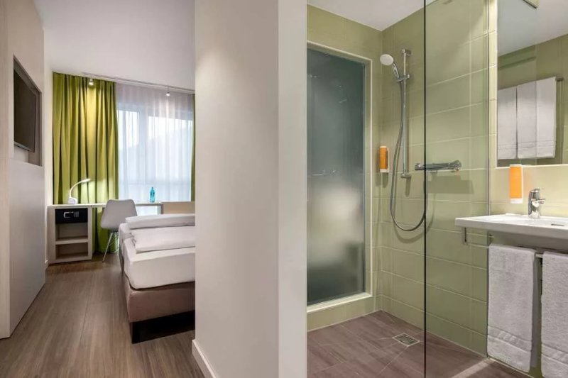 Super 8 by Wyndham Oberhausen