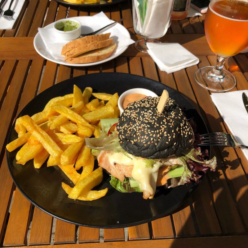 "Upene Cafe"