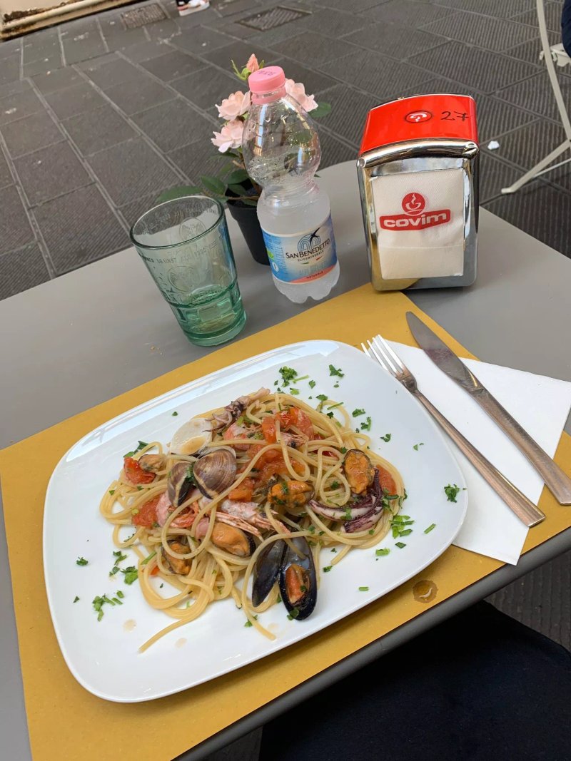 Dom' Cafe