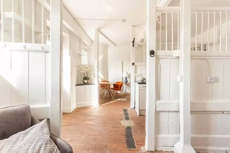 STABLE - UNIQUE STAY | SLEEPS 2 | PETS ALLOWED | WI-FI