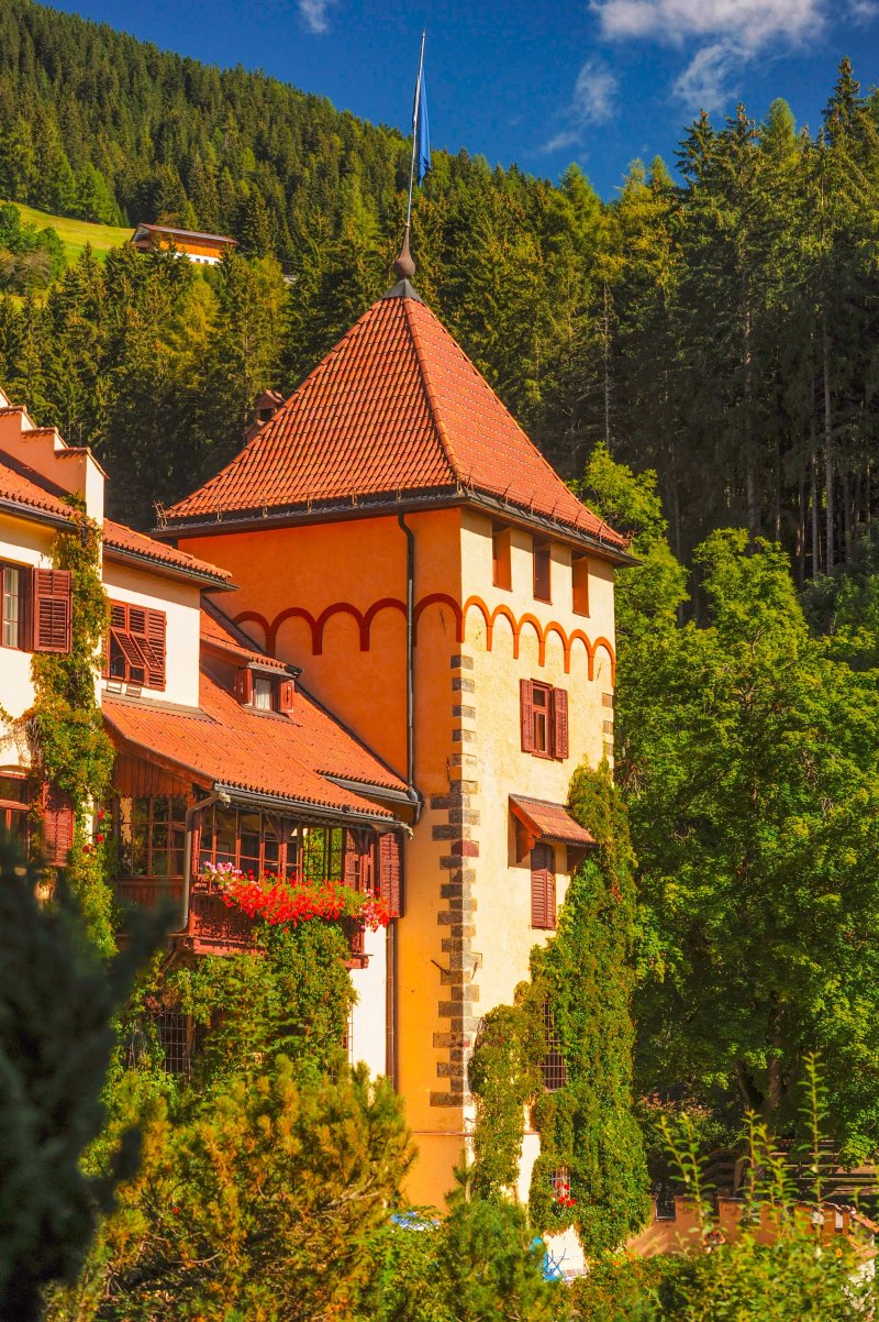 Valcastello Dolomites Chalet & Polo Club