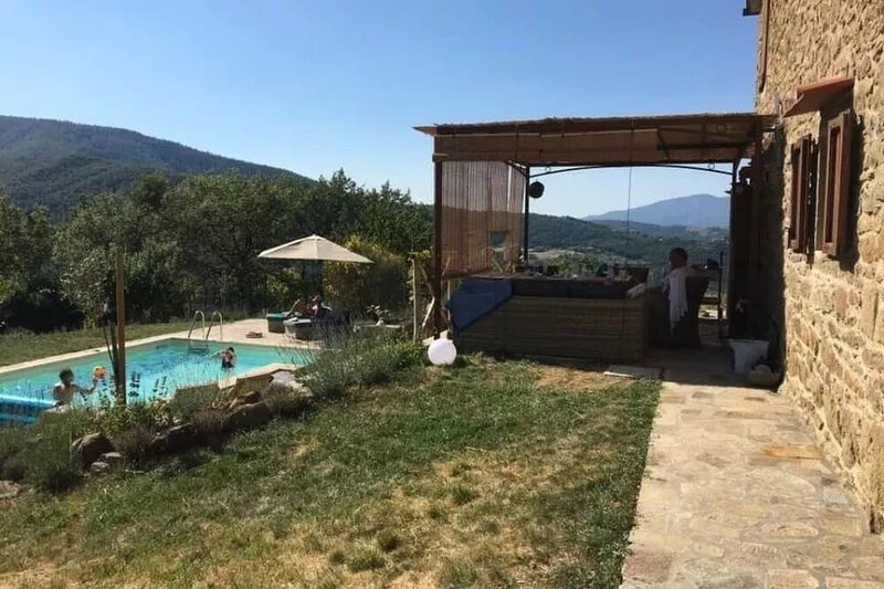 Ancient farmhouse in the heart of the Tuscan hills with swimming pool and
