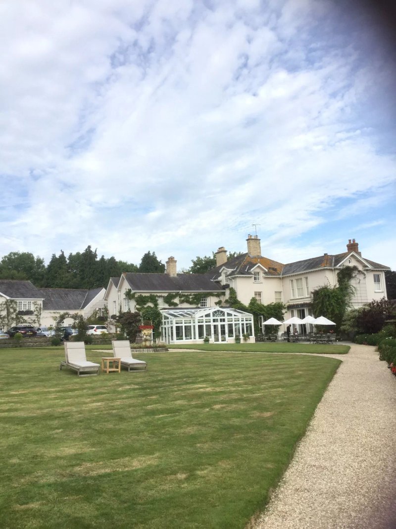 Restaurant at Summer Lodge