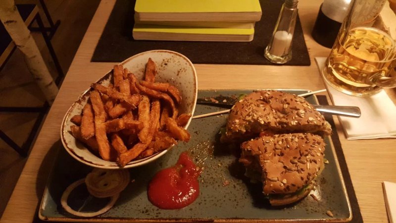 HANS IM GLUECK Burgergrill & Bar
