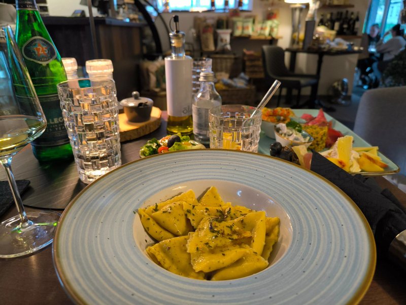 No.45 Feinkost-Bistro-Weinbar