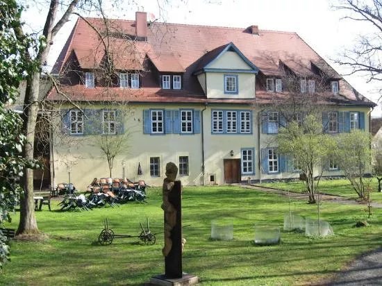 Zum Herrenhaus