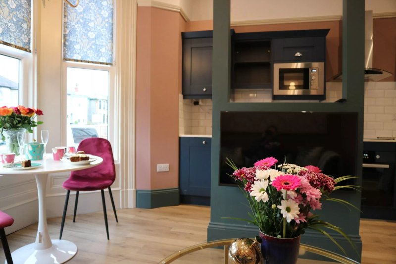 No. 9 The Folly