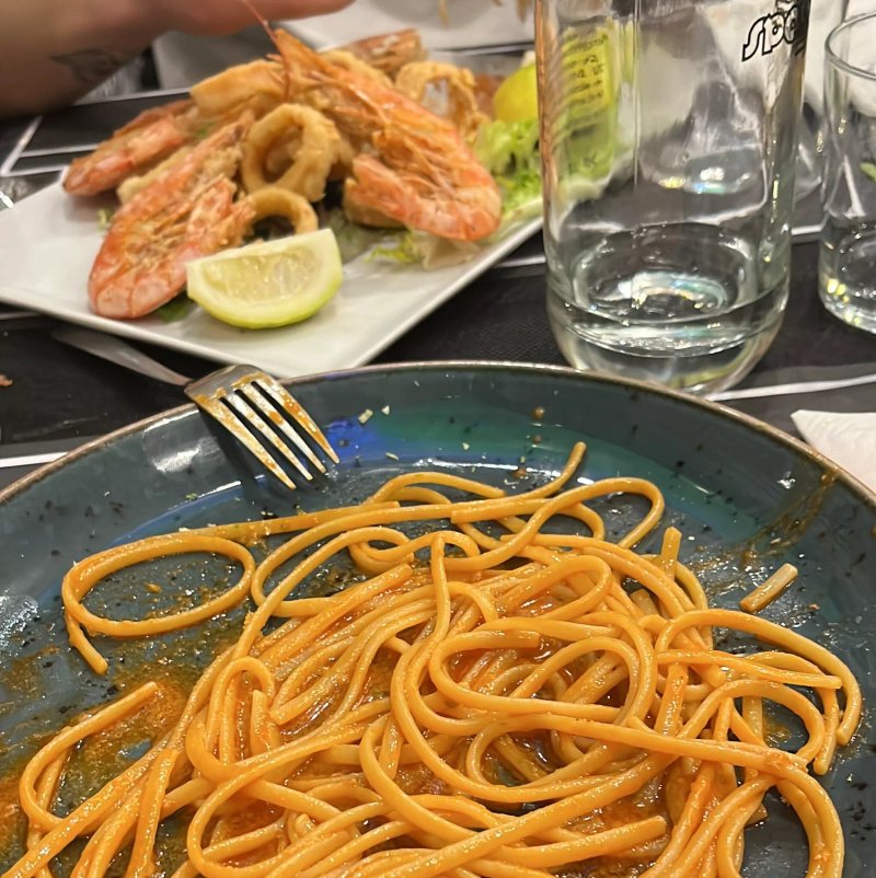 Sports Bar Italian Food - C. Ample