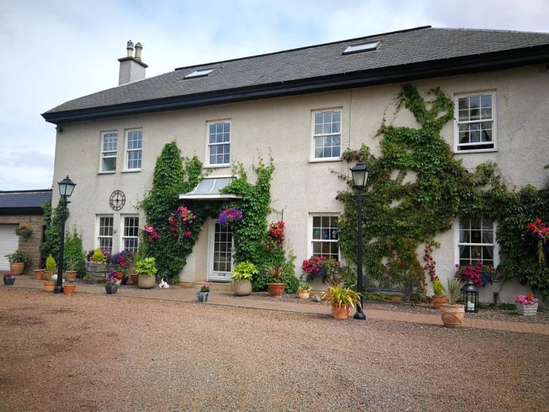 Adniston Manor