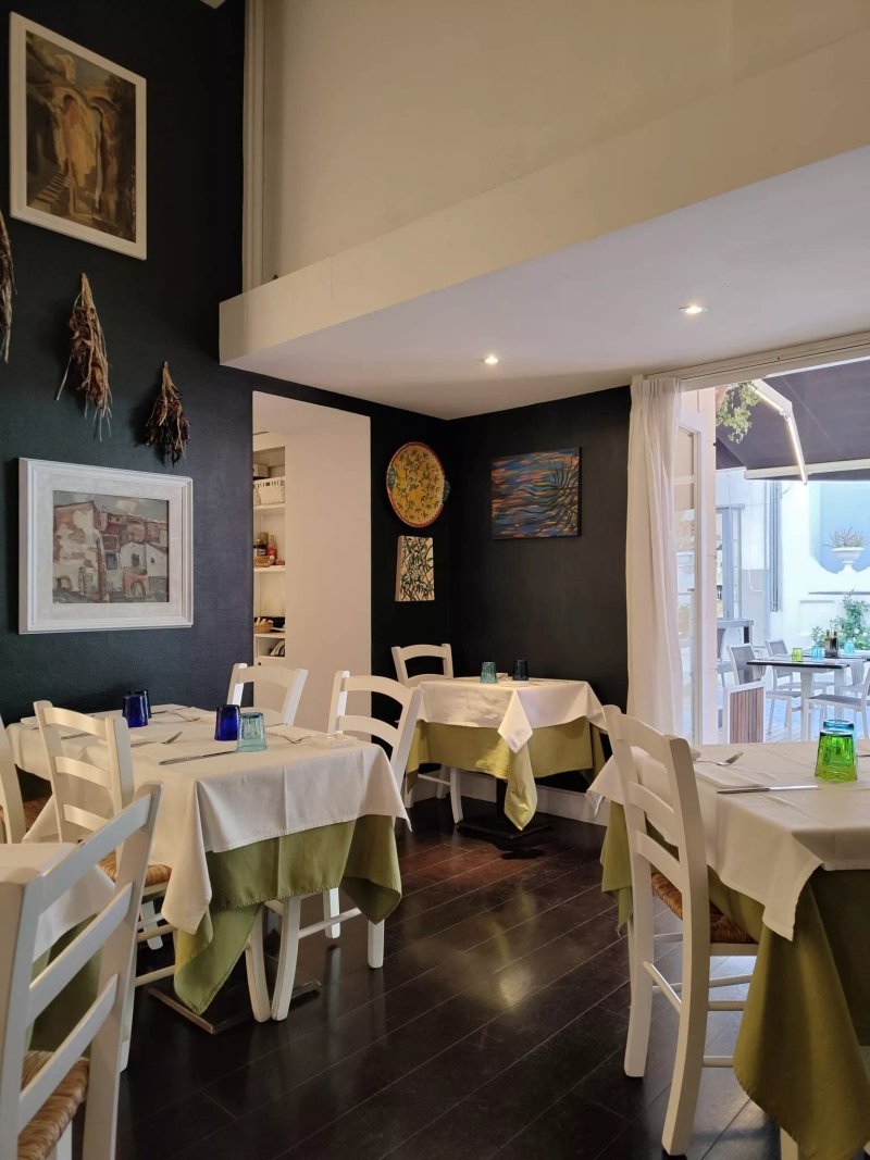 Naima Restaurant & Lounge