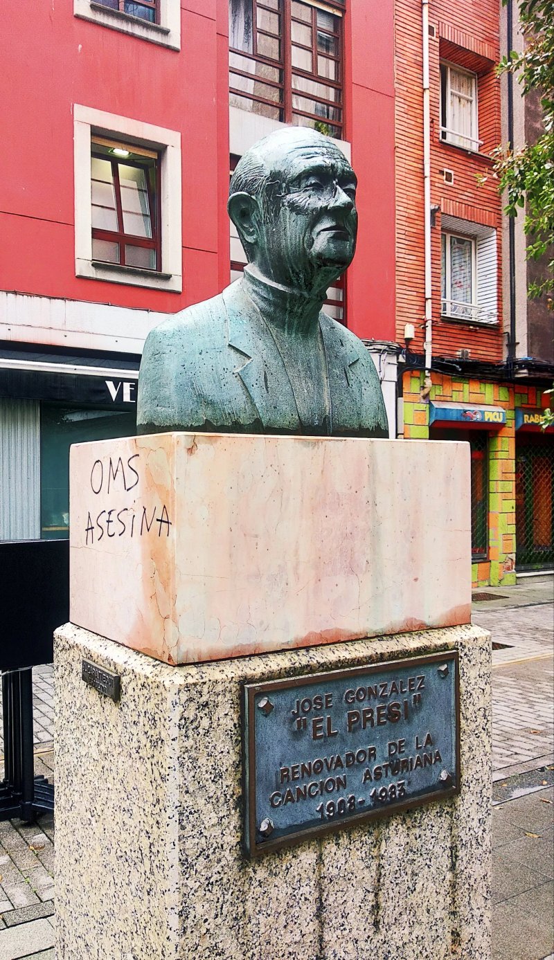 Escultura de Jose Gonzalez el Presi