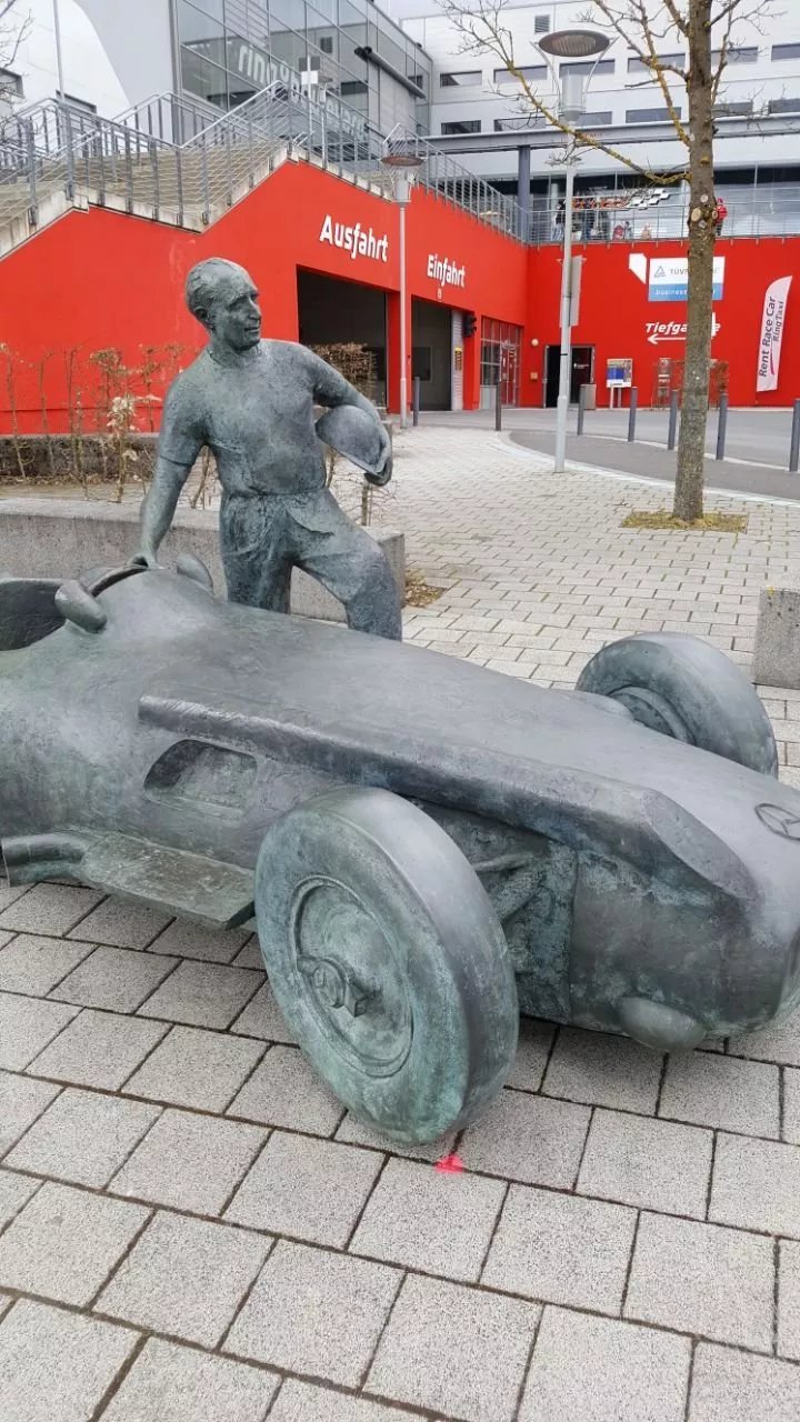 Denkmal Juan Manuel Fangio