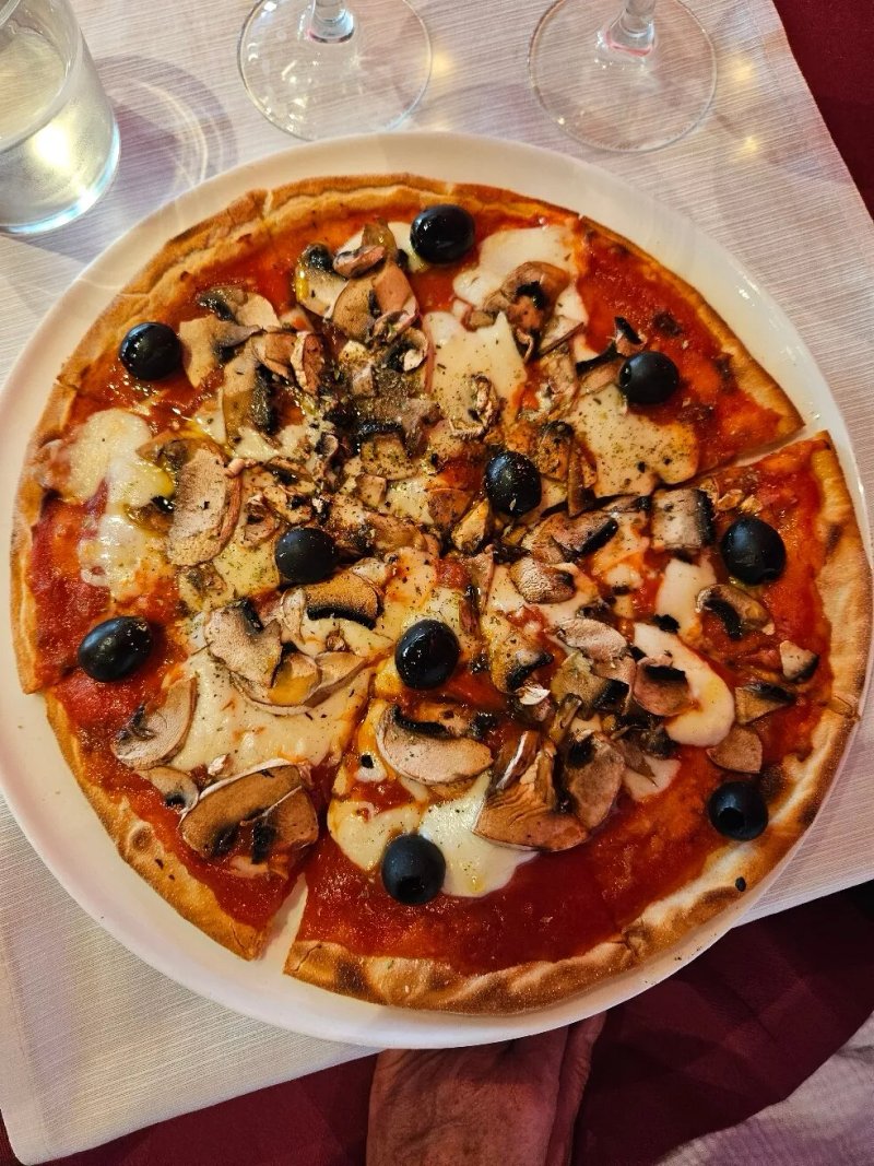 MAMMA MIA! Restaurant Food & Wine