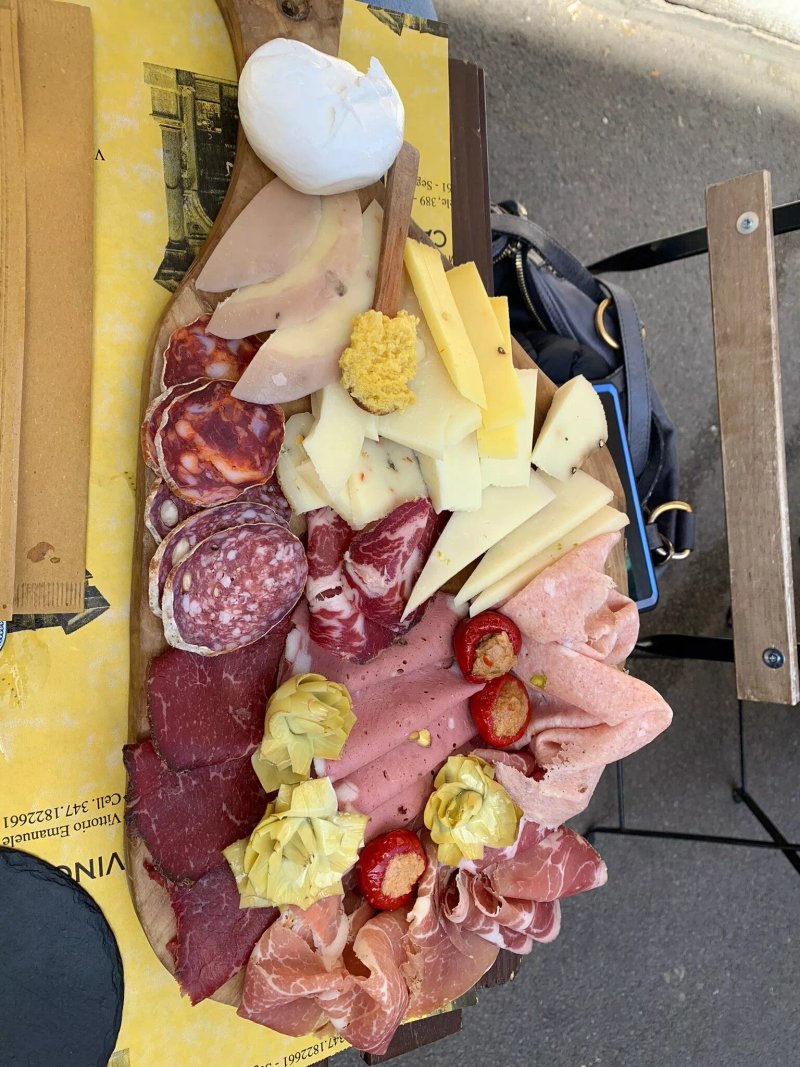 Salumeria Vino E Cacio