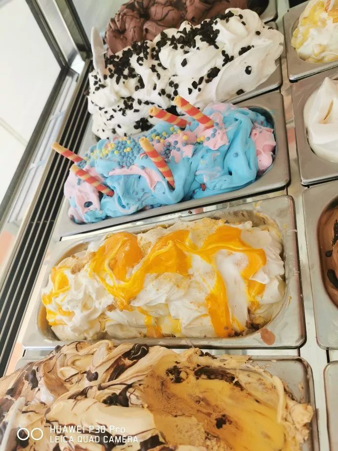 Agalos Gelatoshow Cafe