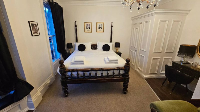 High Tor Guesthouse