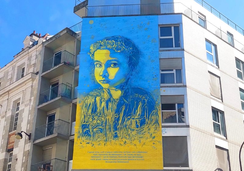 Fresque " Soutien aux Populations d'Ukraine " par C215