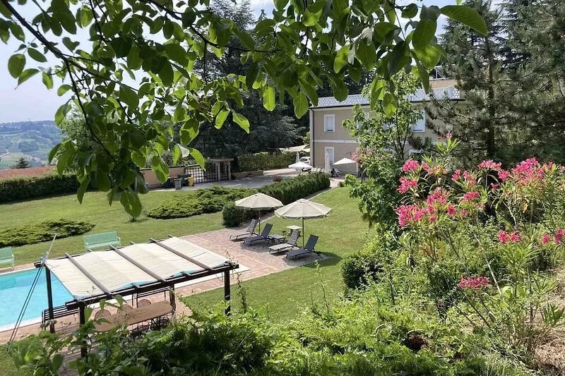 300 sqm antiseismic and green villa with private pool and park in central Italy