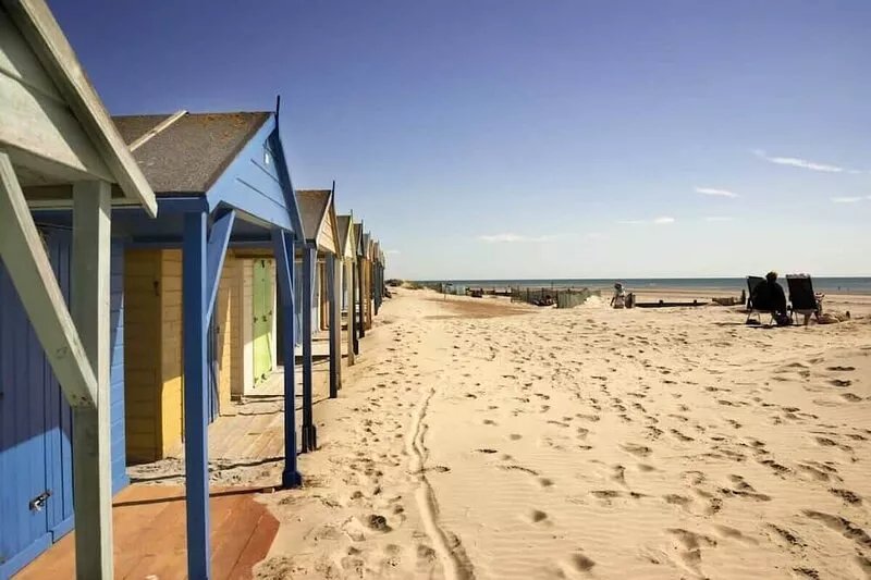 Designer Family Escape / Hot Tub / Steps to Beach
