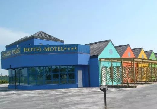 Grand Park Hotel-Motel
