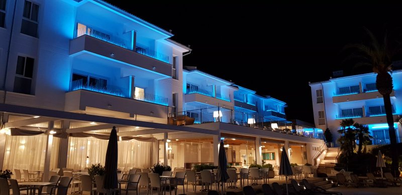 Puerto Azul Suite Hotel