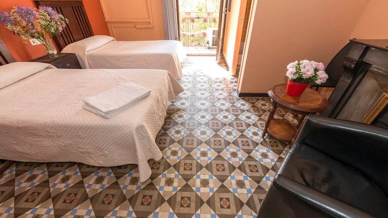 Hostal Girona