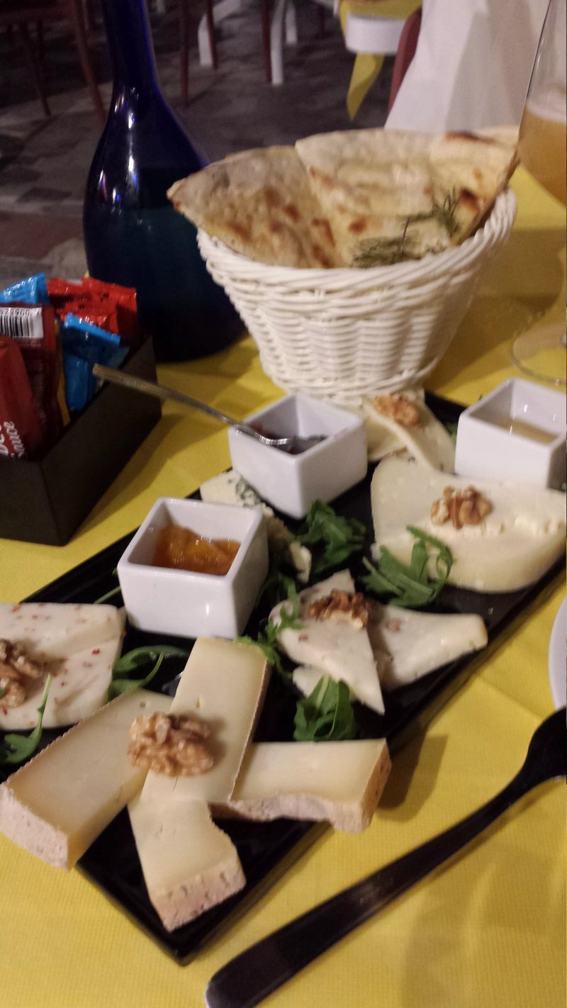 MOYTO Pizzeria & Food