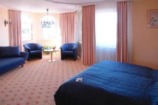Zur Krone Hotel