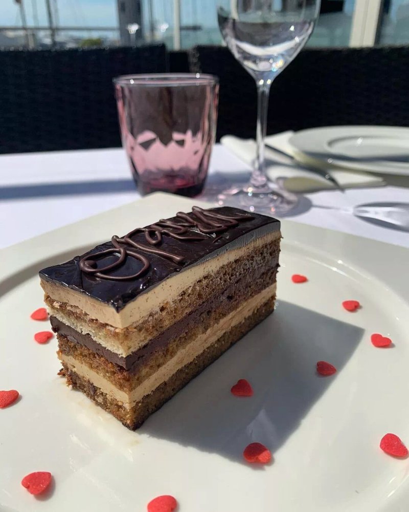 Botella Restaurant