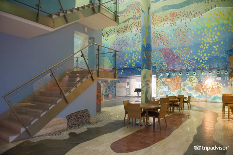 Sesimbra Oceanfront Hotel