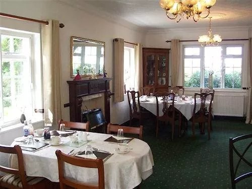 Oakland House Bed & Breakfast