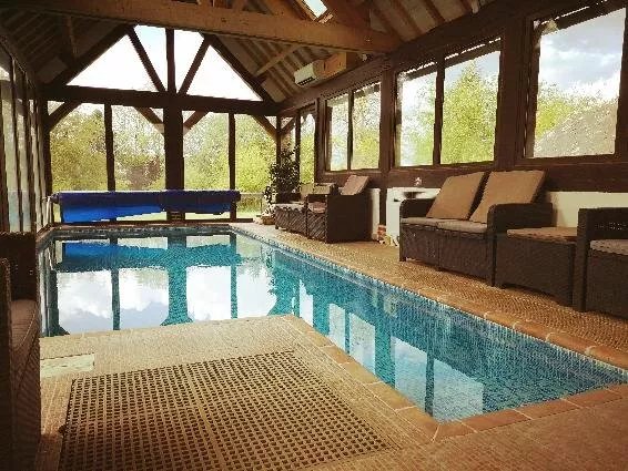 Norman houses for 12 pers.- Heated swimming pool - 30 km from the Normandy coast