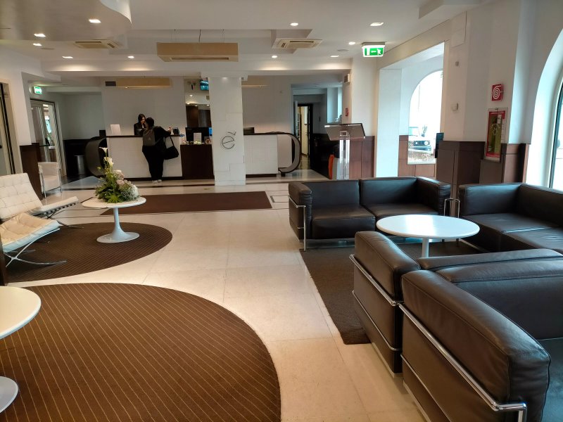 E' Hotel
