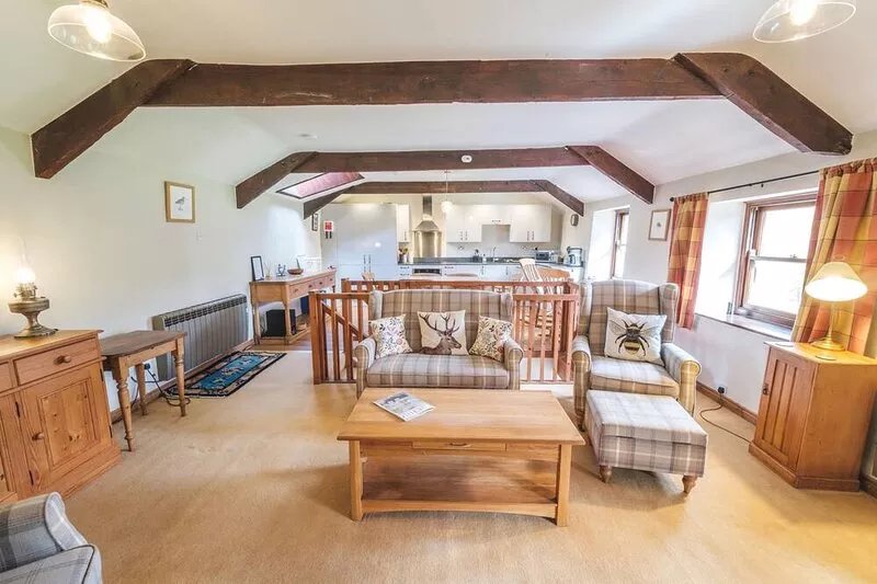 Dog friendly holiday home for 4 people, breath taking scenery, WiFi & only a