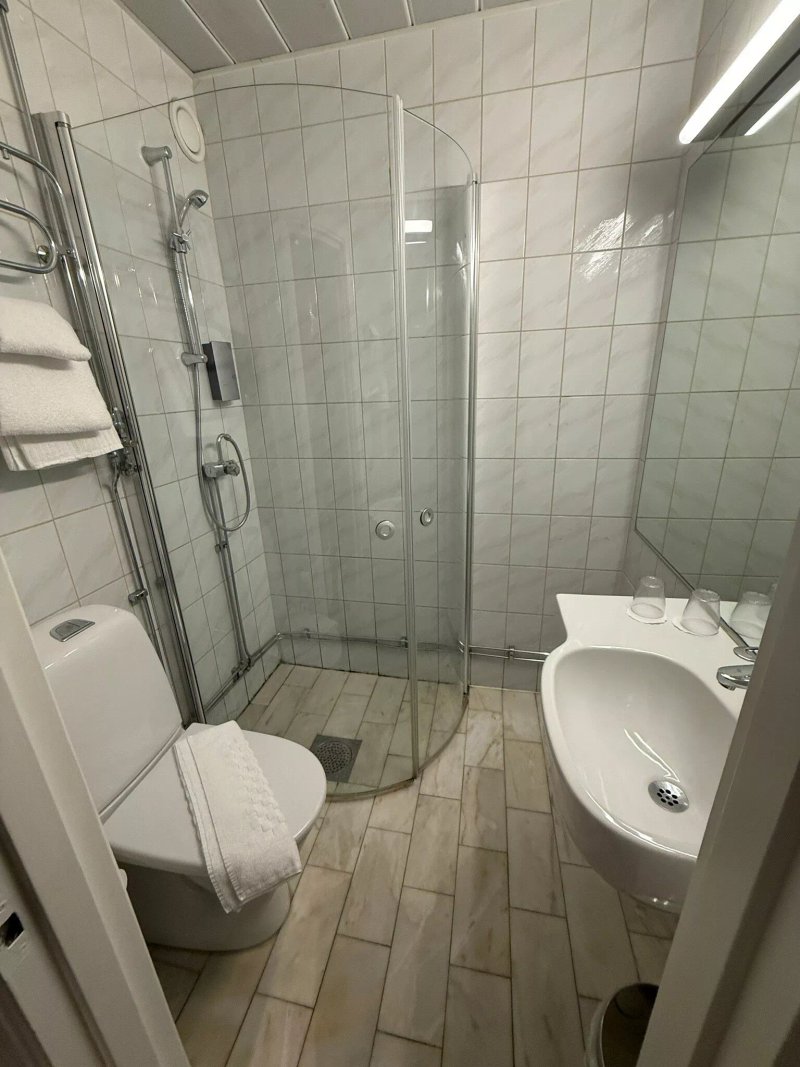 Crystal Plaza Hotel