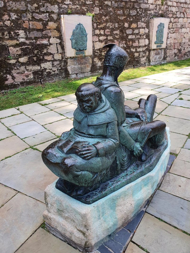 Friar Tuck & Little John Statue