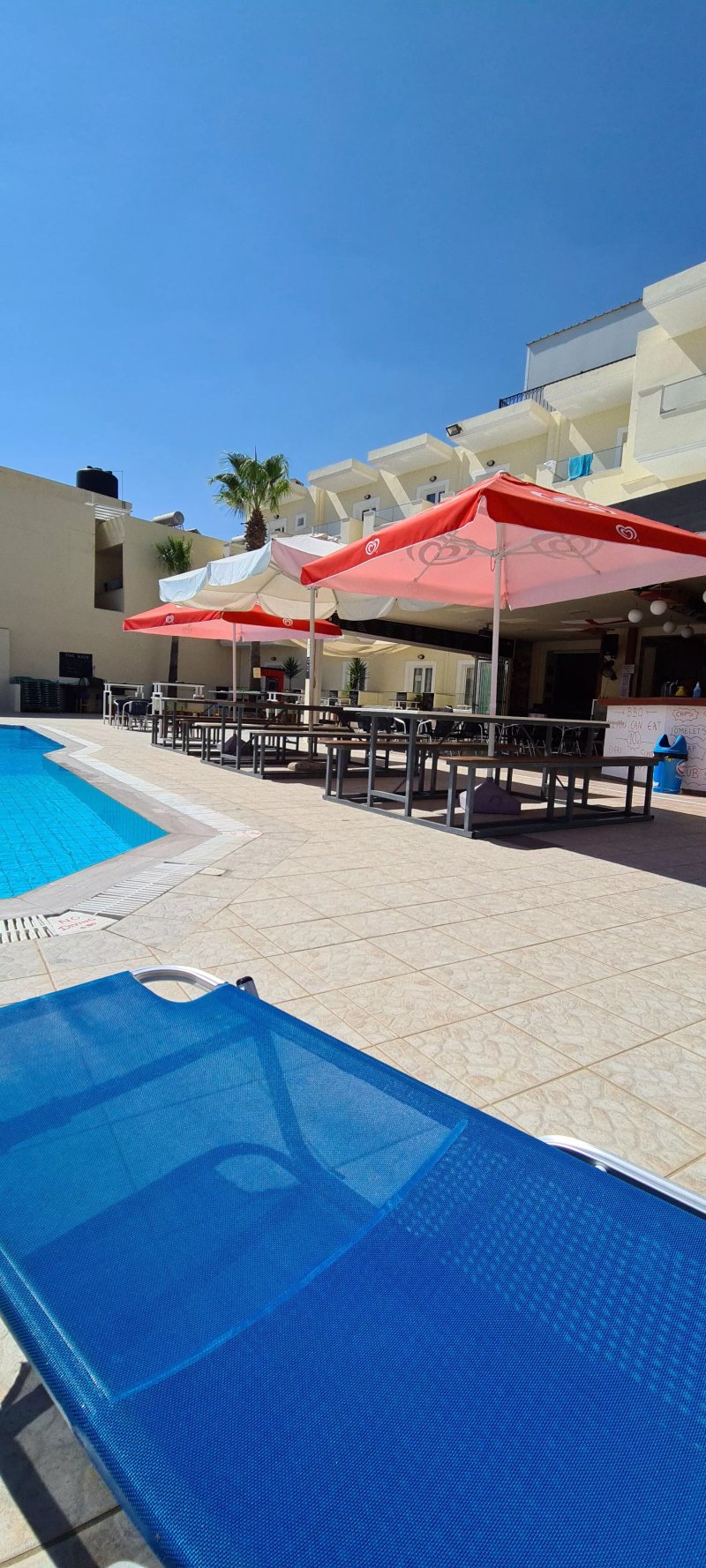 Village Oasis Studios and Apartments