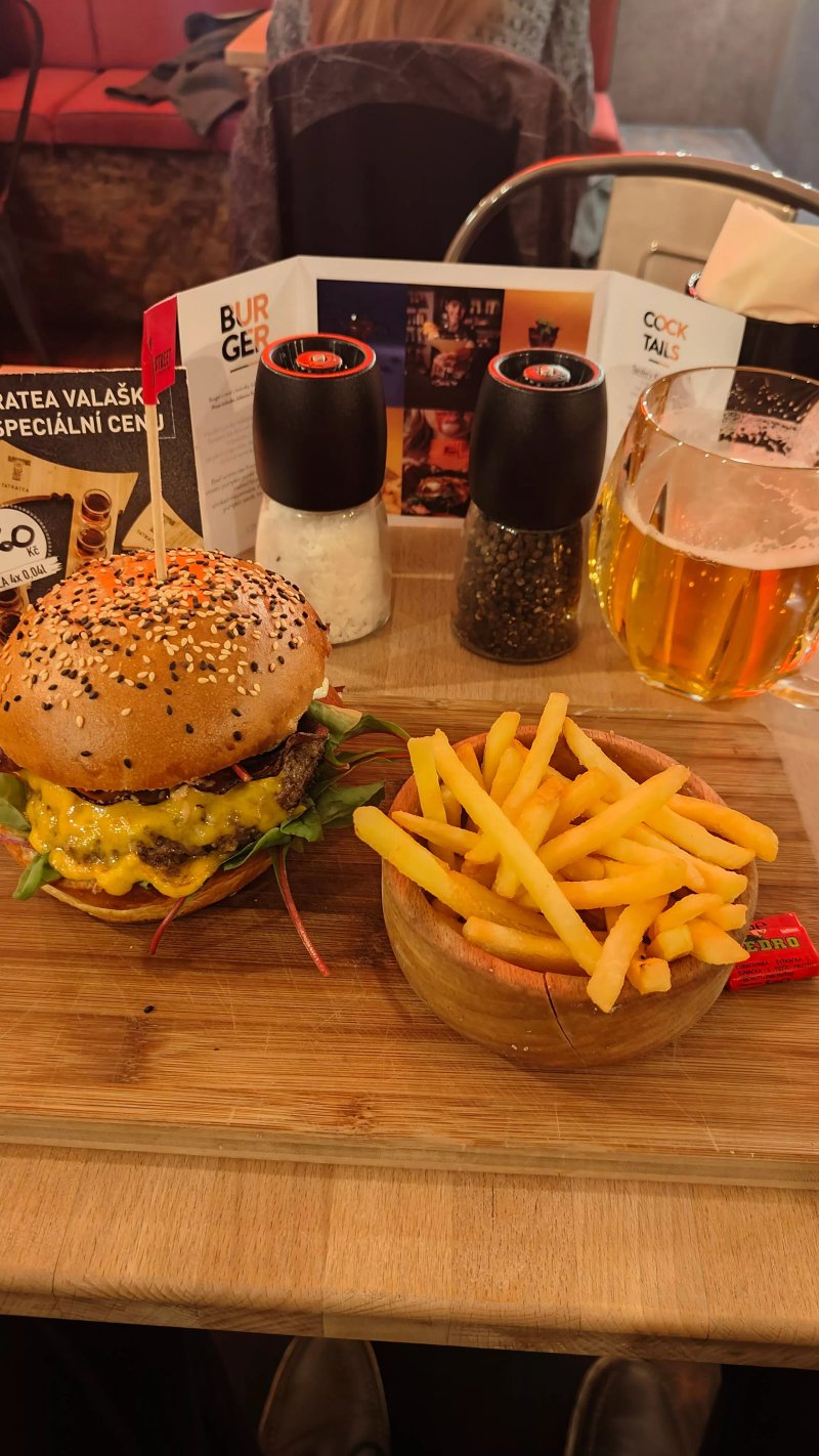 The Street Burgers, Street food and Cocktails Prague 2