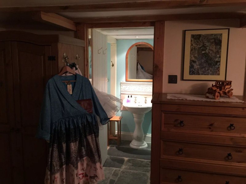 Old Home Cottage Bed and Breakfast